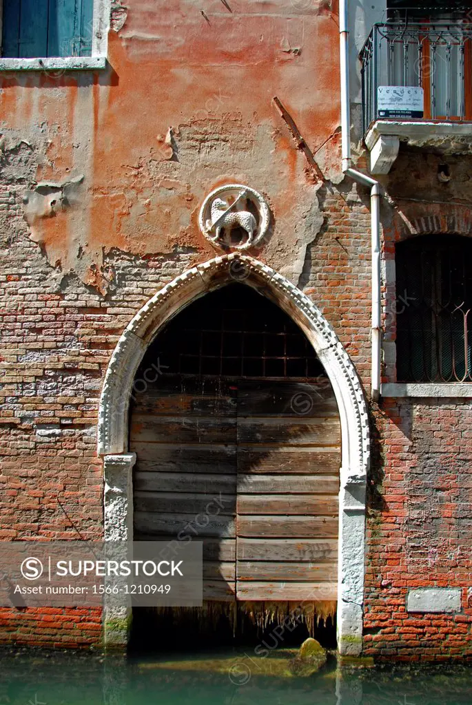 Old door Palazzo Agnus Dei  Sestier di Santa Croce  Venice, Veneto, Italy, Europe 