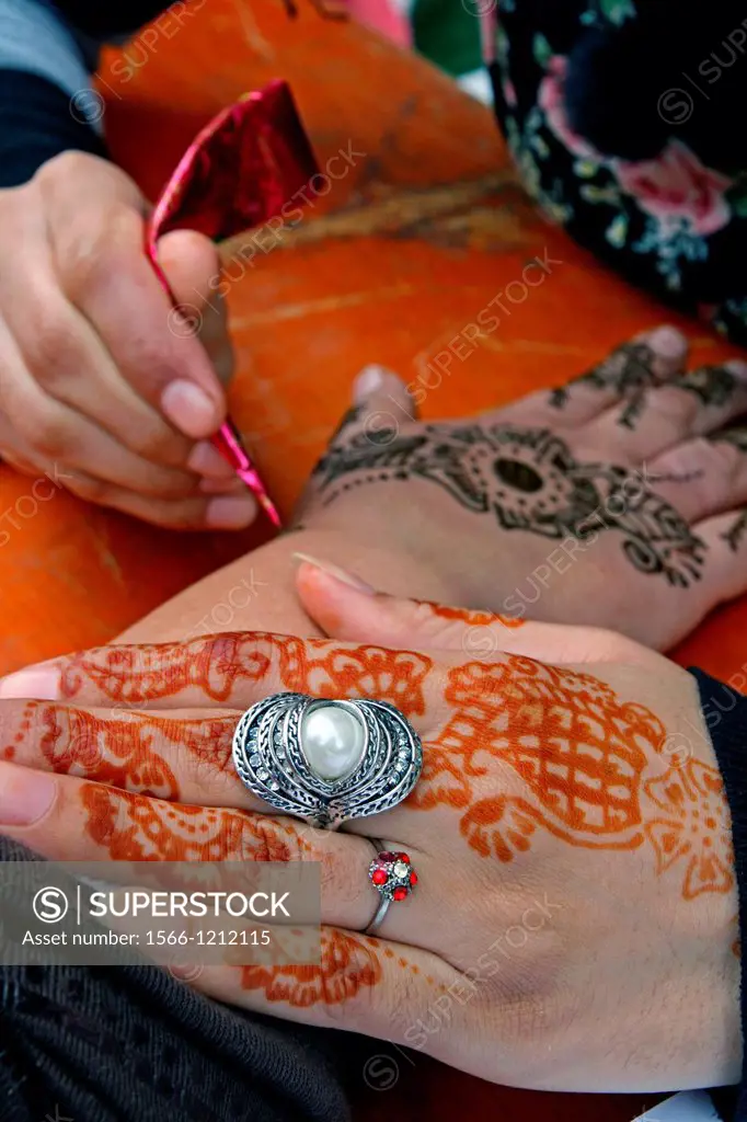Henna tattoos, hindu tradition 