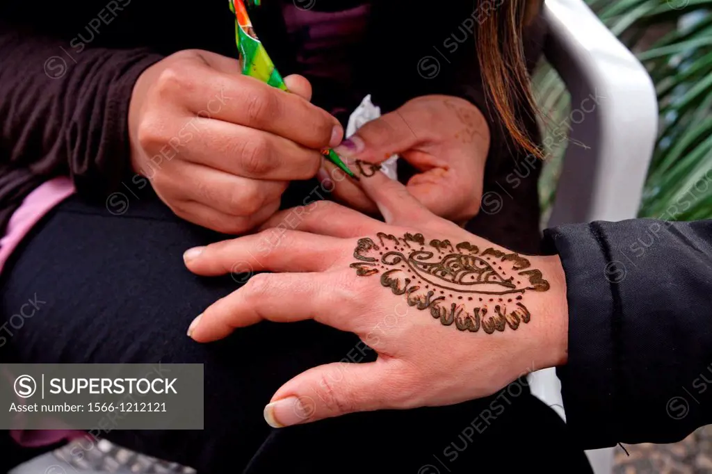 Henna tattoos, hindu tradition 