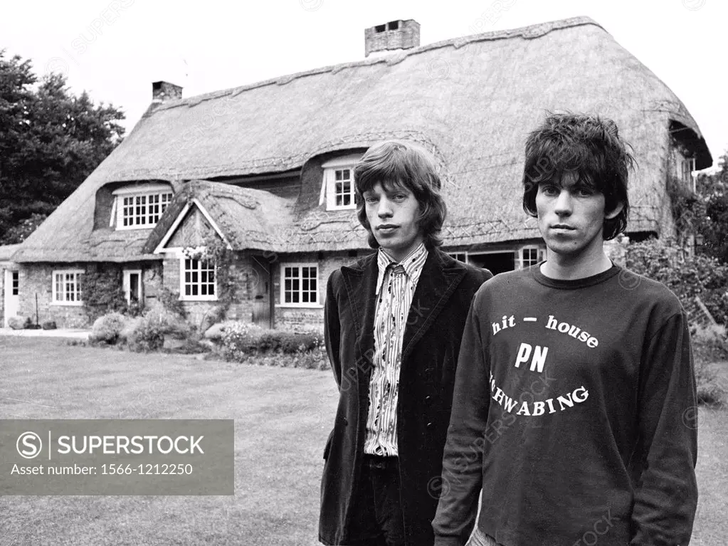Keith Richards and Mick Jagger exclusive image from 1967 by David Cole in the gardens at Redlands