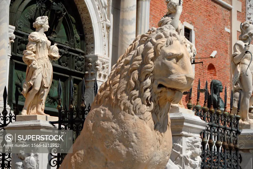 One of the two marble lions at the Porta di Terra de l´Arsenale  Campo dell´Arsenale  Castello  Venice, Veneto, italy, Europe.