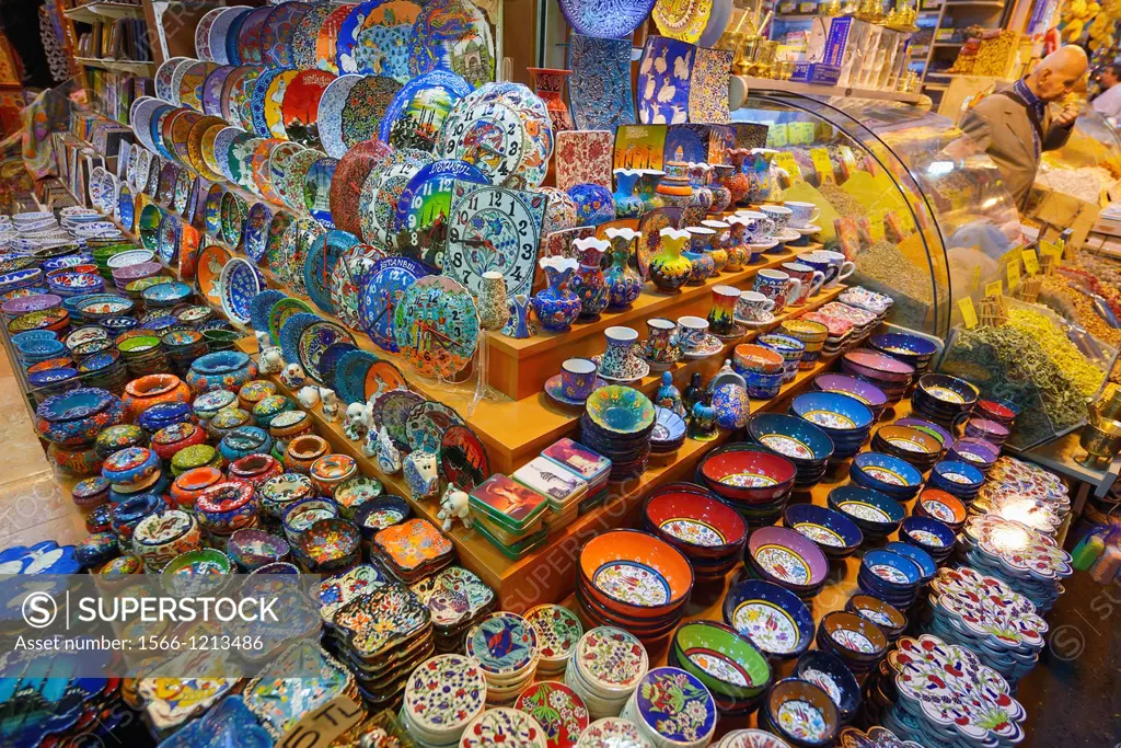 Ceramic display in the Egyptian Bazaar Istanbul next to a spice shop