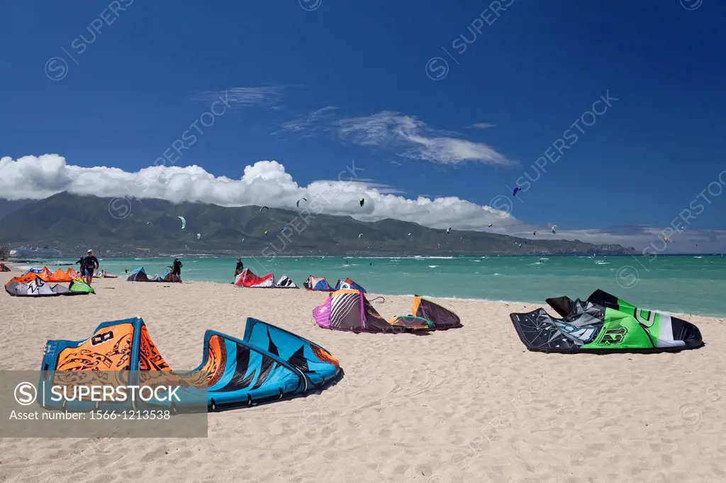 Kitesurfing at Kite Beach, Maui, Hawaii