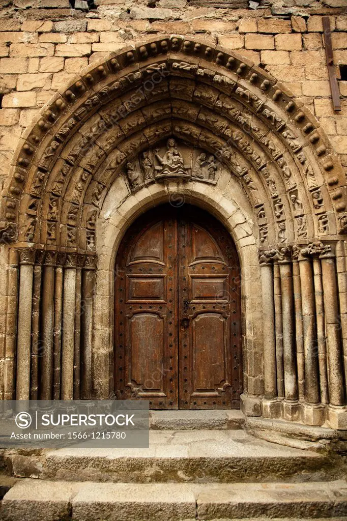 Gothic main door of Sant Esteve or Sant Sernilh Church (12th-13th century), Betren, Naut Aran, Aran Valley, Pyrenees, Lleida province, Catalonia, Spai...