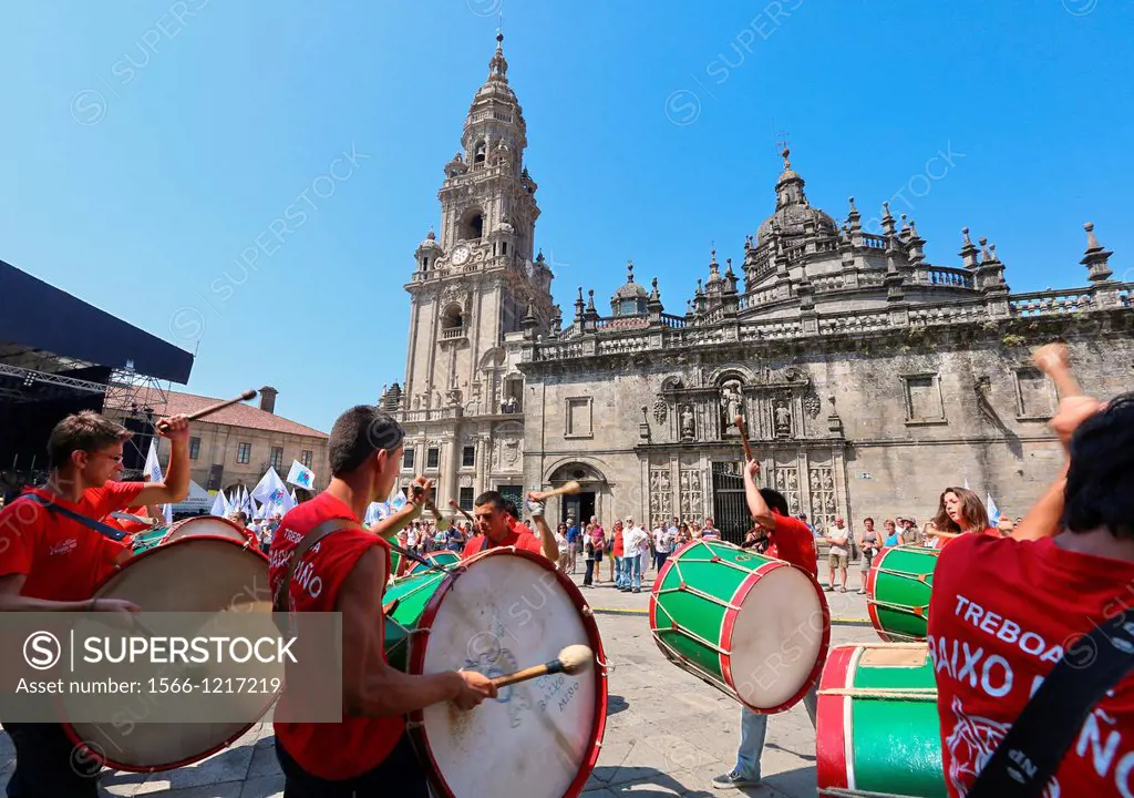 Galician folklore, Feast day of Santiago, July 25, Catedral, Praza da Quintana, Santiago de Compostela, A Coruña province, Galicia, Spain.
