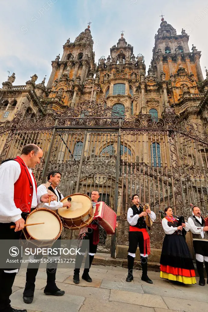 Galician folklore, Cathedral, Praza do Obradoiro, Santiago de Compostela, A Coruña province, Galicia, Spain.