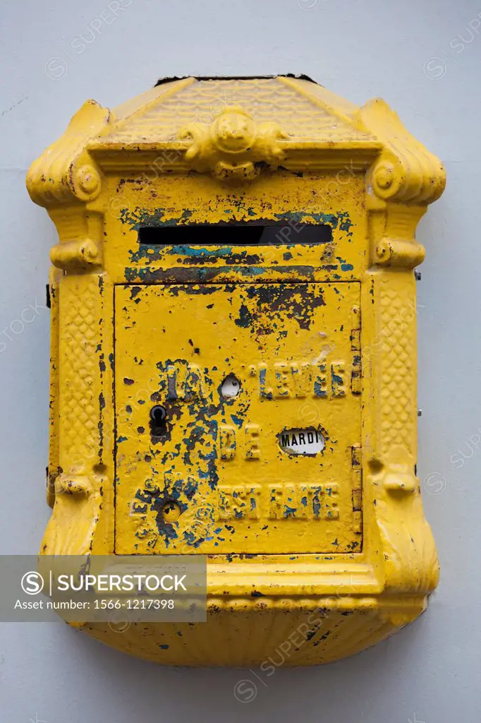 France, Normandy Region, Calvados Department, Bayeux, rue St-Martin street, old mailbox