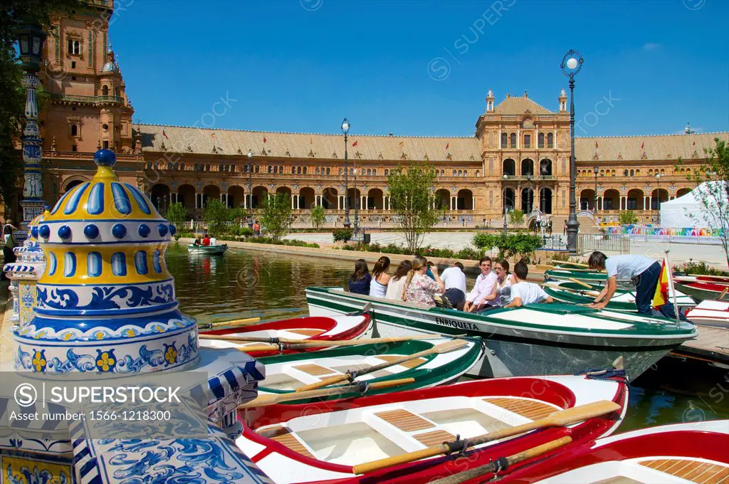 Rowing boats on canals, Spanish Pavillion, Plaza de Espana, Seville, Andalusia, Spain