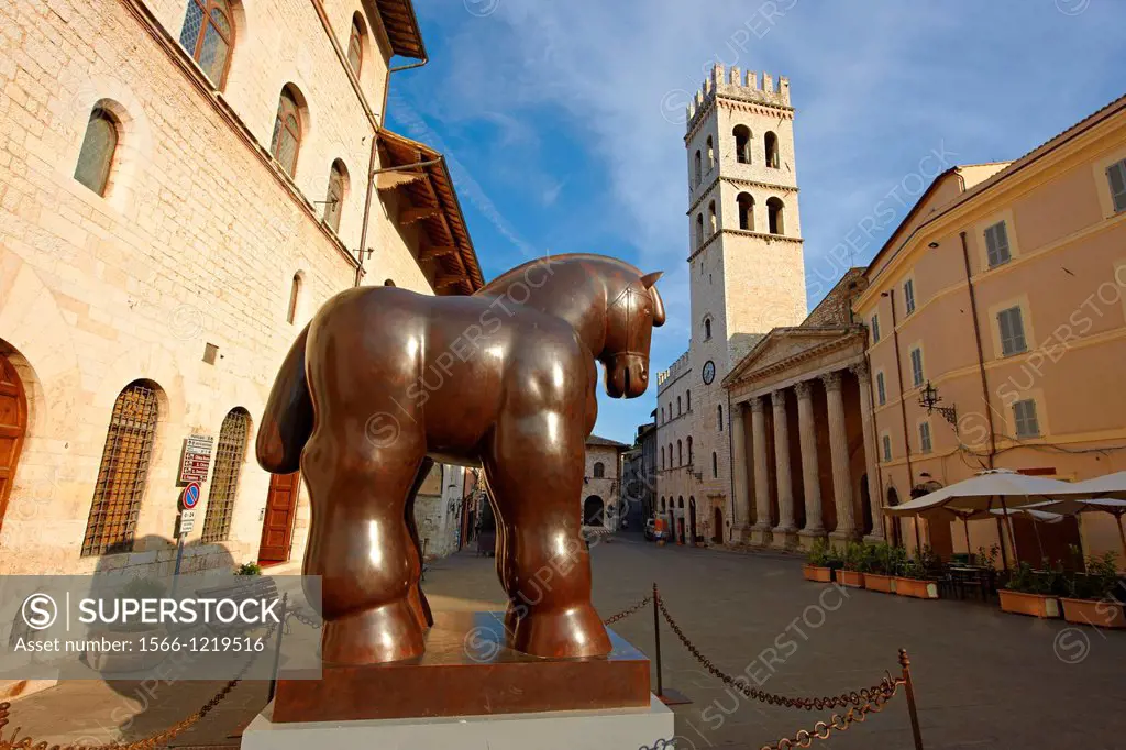 Statue of a horse by Jmenez Deredia in the central square of Assisi Italy