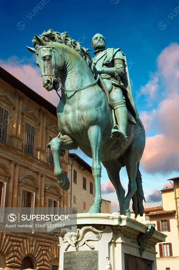 The ´bronze equestrian statue of Cosimo I´ by Giambologna 1594, Piazza della Signoria in Florence, Italy,