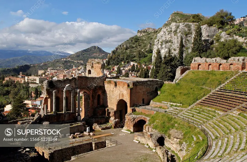 Teatro Greco in Taormina with the town in the background, Taormina, Sicily, Italy