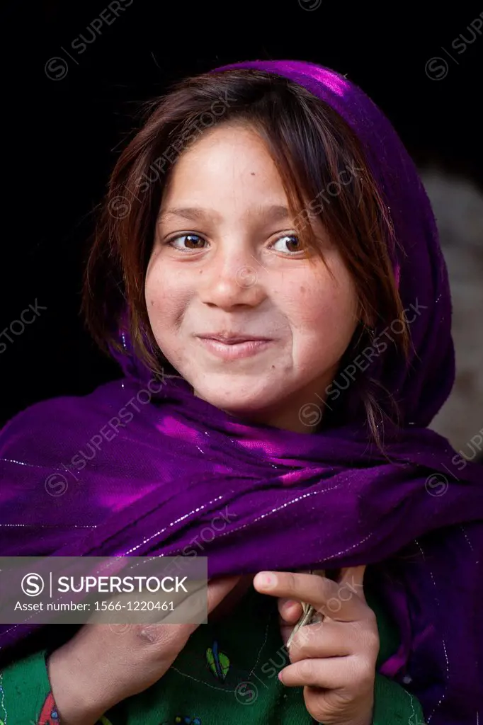 portrait of an Afghan young girl