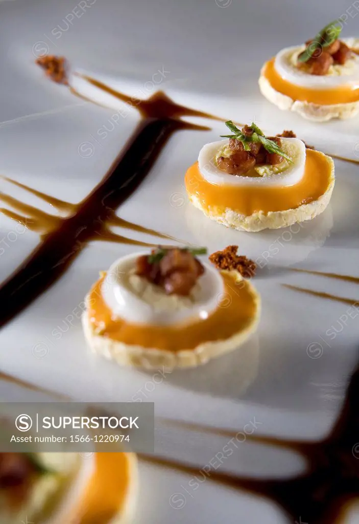 Catering recipe: Quail Eggs, bacon and ´salmorejo´ on corn chips