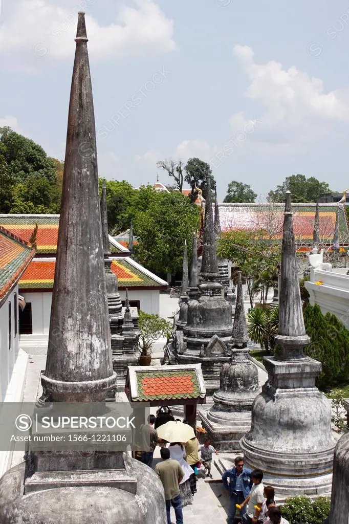 Wat Phra Mahathat Vihan is the most important temple of Nakhon Si Thammarat and southern Thailand It was constructed at the time of the founding of th...