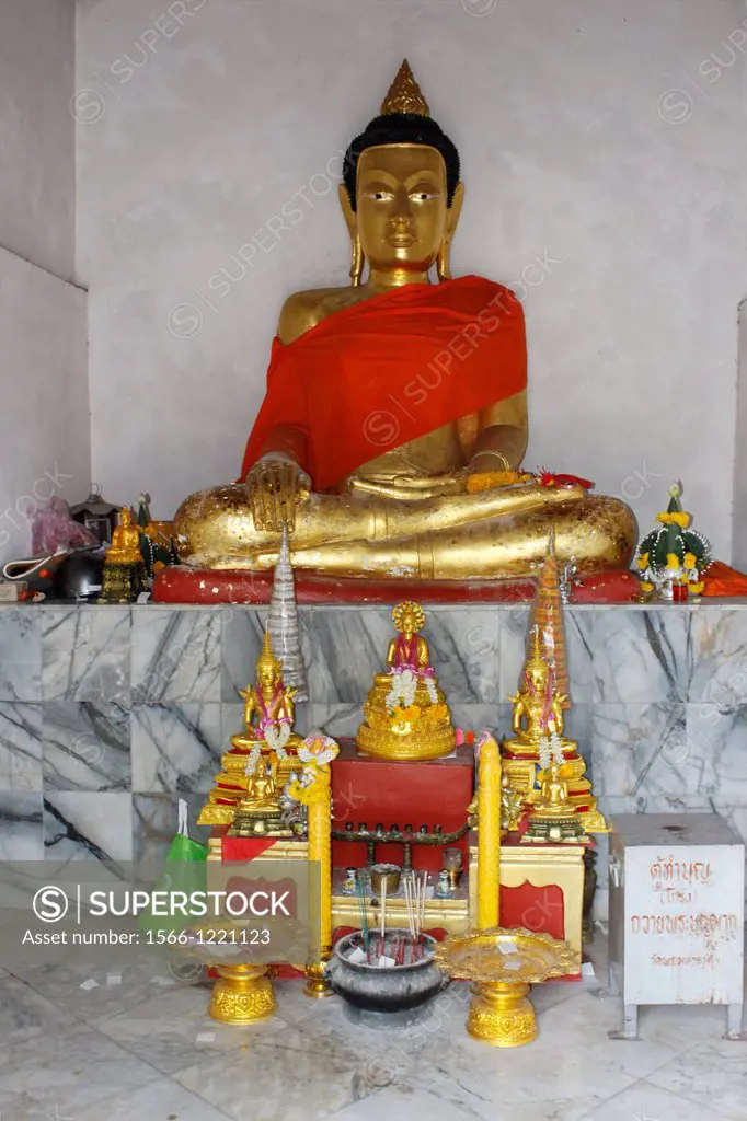 Wat Phra Mahathat Vihan is the most important temple of Nakhon Si Thammarat and southern Thailand It was constructed at the time of the founding of th...