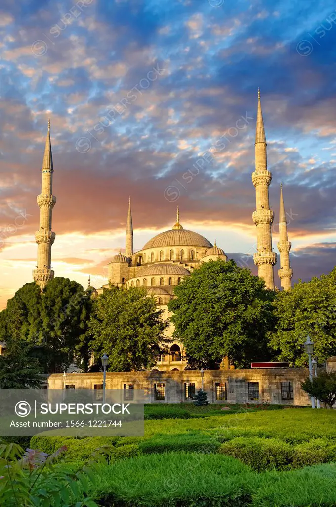 Sunset over the Sultan Ahmed Mosque Sultanahmet Camii or Blue Mosque, Istanbul, Turkey  Built from 1609 to 1616 during the rule of Ahmed I