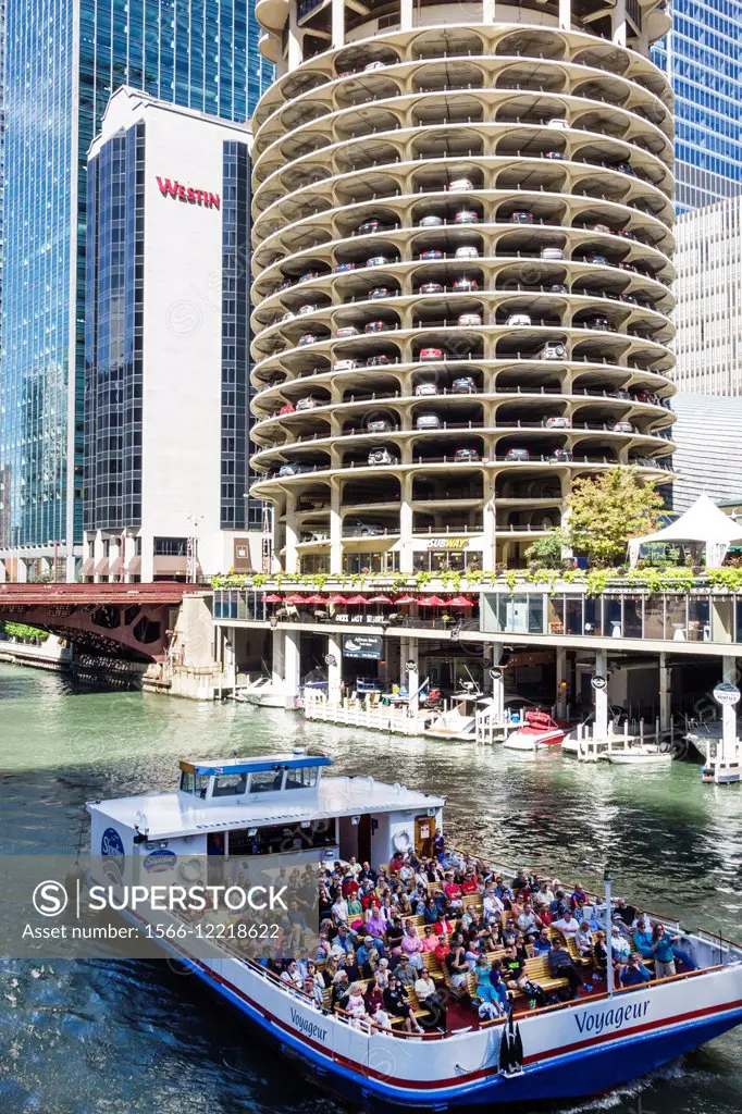 Illinois, Chicago, River North, downtown, Marina City, high rise residential, building, condominiums, city skyline, Chicago River, Westin Hotel, ferry...