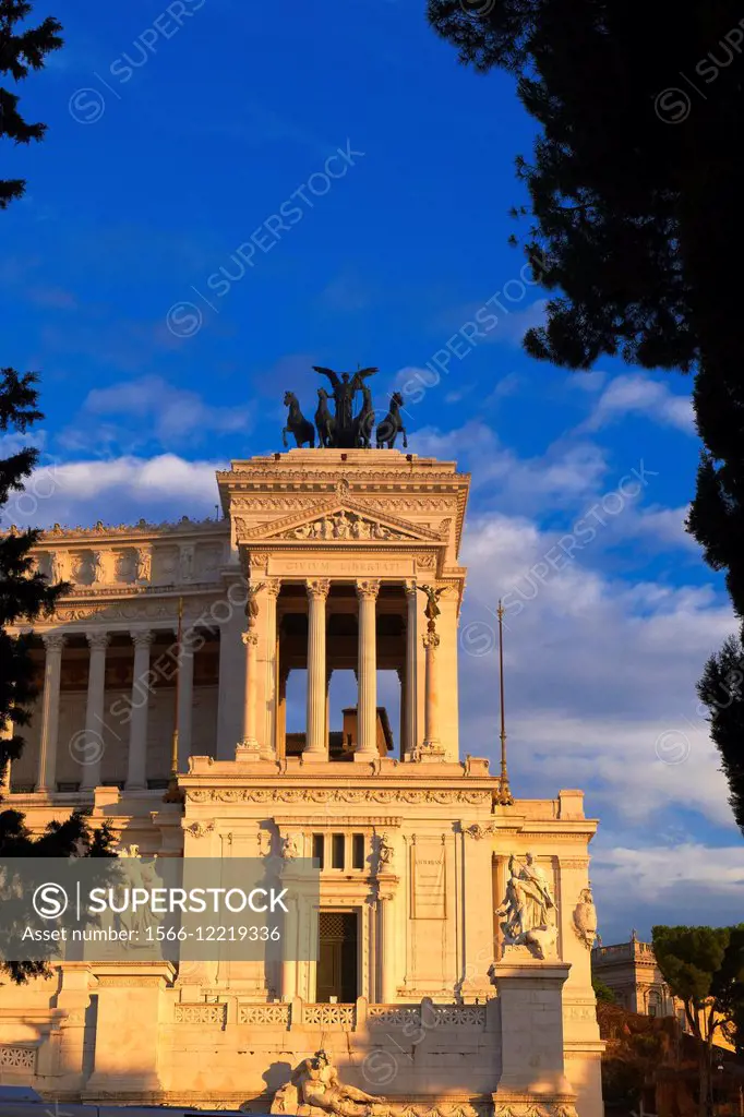 National Monument to Victor Emmanuel II, Vittorio Emanuele II Monument, Sunset, Altare della Patria , Venezia Square, Piazza Venezia, Rome, UNESCO Wor...
