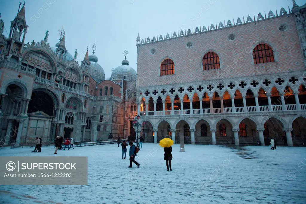 Doge´s palace and St  Mark´s square during a snowfall, Venice, Italy, Europe