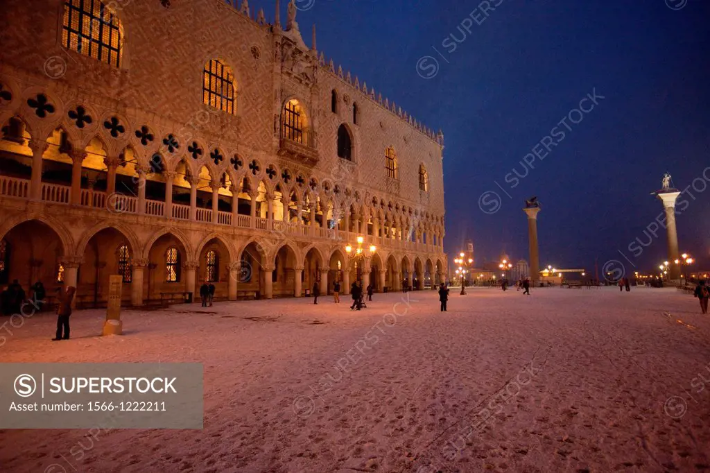 Doge´s palace and St  Mark´s square during a snowfall, Venice, Italy, Europe