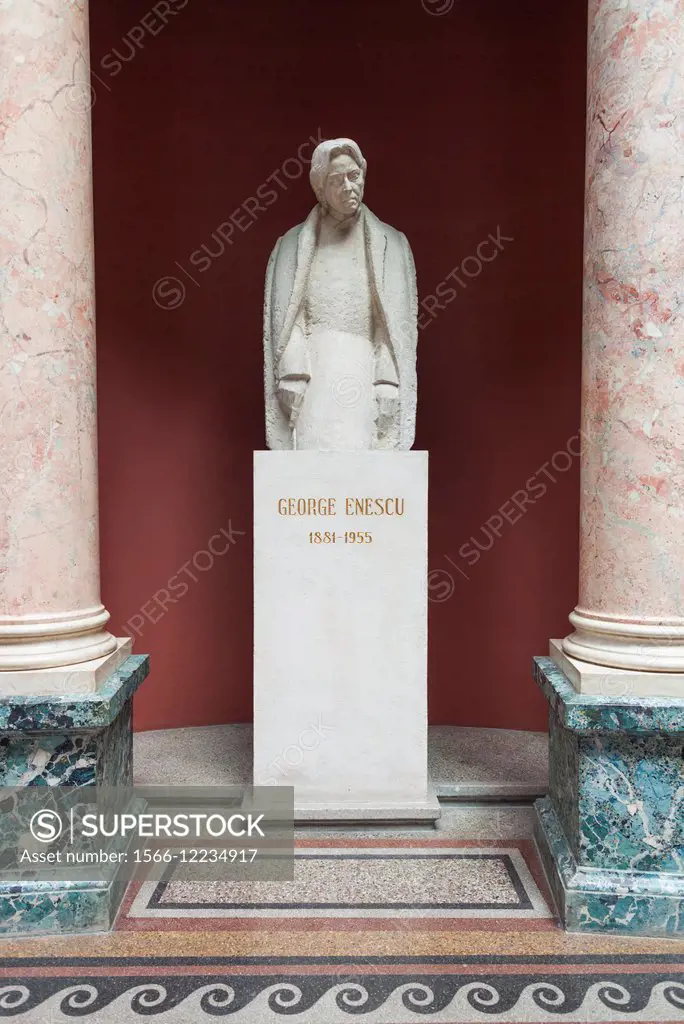 Romania, Bucharest, Romanian Atheneum, lobby interior with statue of George Enescu, 20th century Romanian composer.