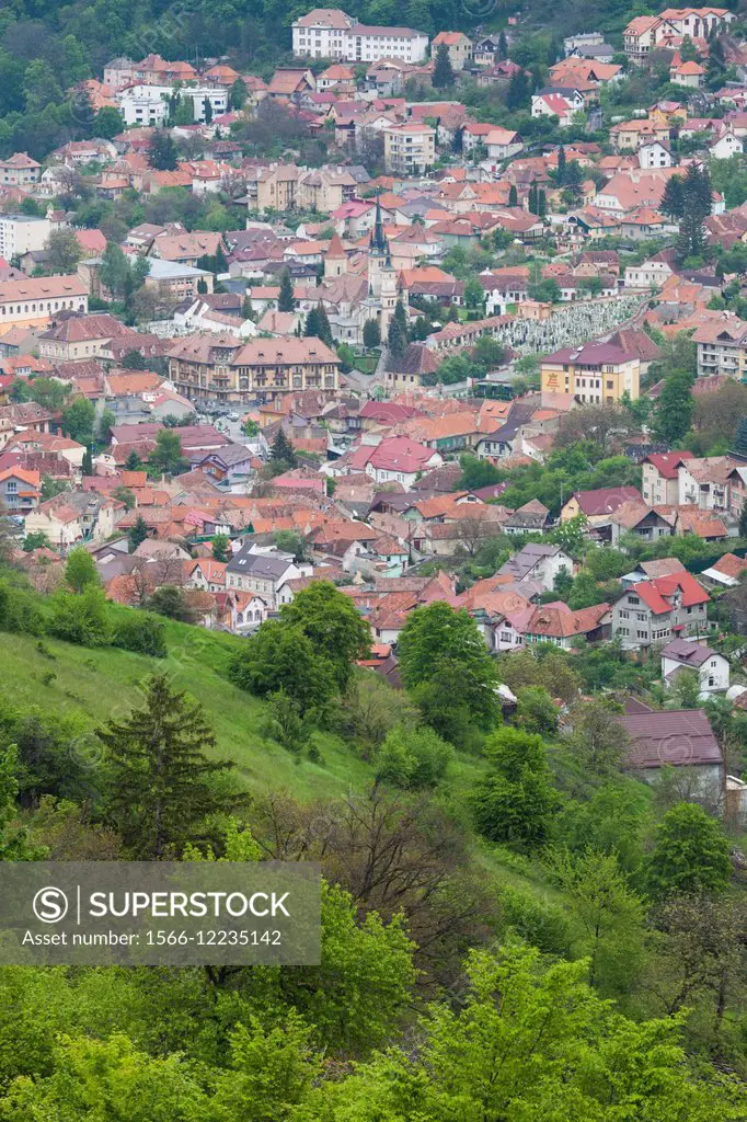 Romania, Transylvania, Brasov, elevated town view towards St. Nicholas Cathedral.