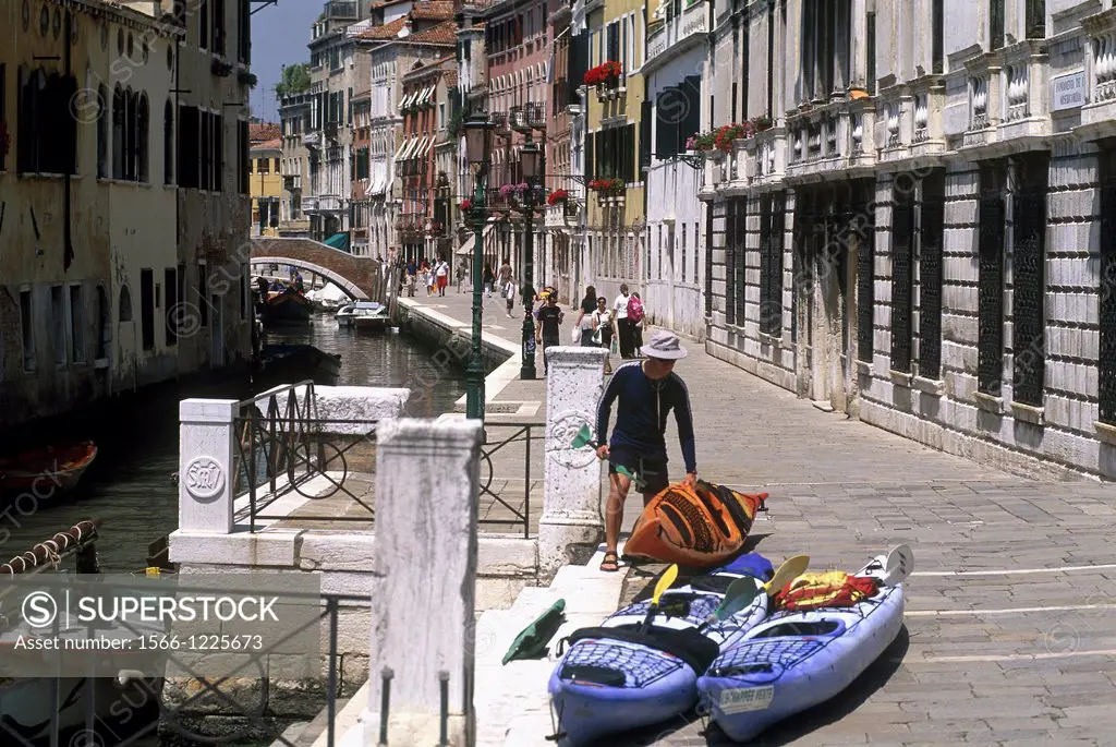 kayak trip in Cannaregio district, Venice, Veneto region, Italy, Europe