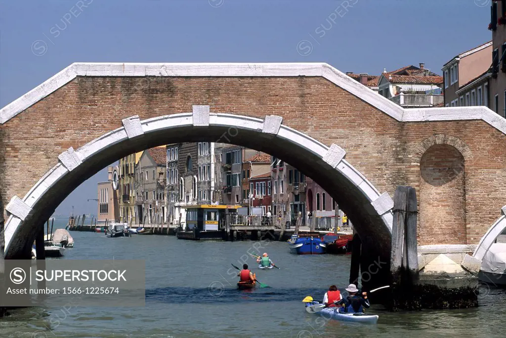 kayak trip on Rio Misericordia in Cannaregio district, Venice, Veneto region, Italy, Europe