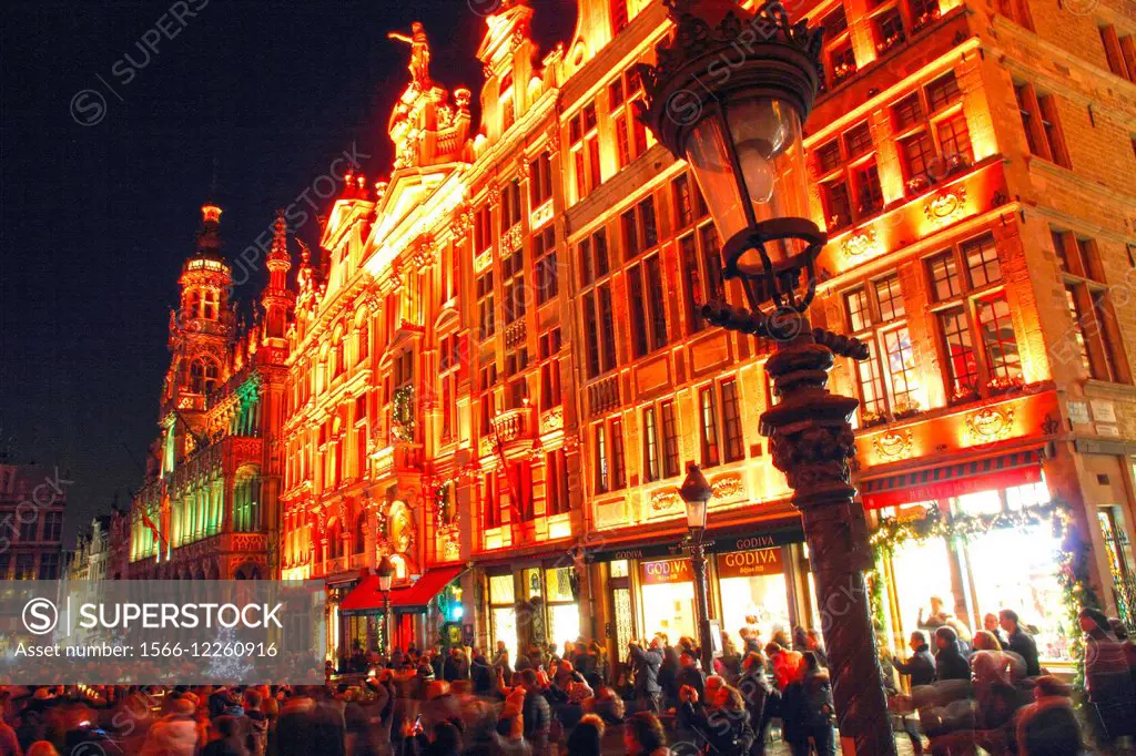 BRUSSELS BELGIUM-DECEMBER 6, 2014: Christmas illumination of Grand Place on December 6, 2014 in Brussels, Belgium.