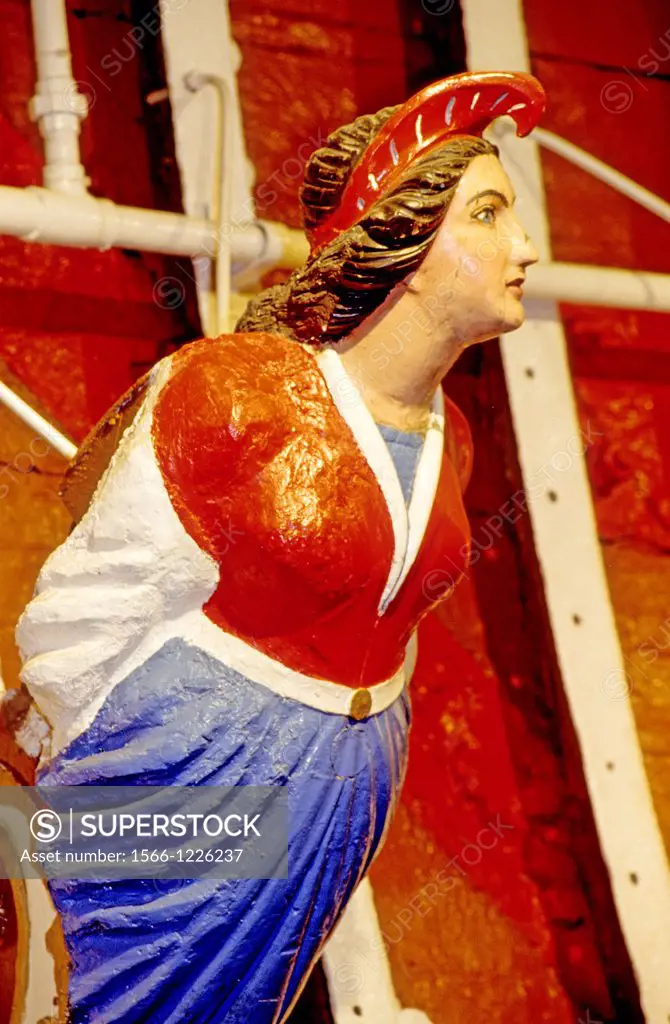 wooden figurehead  Cutty Sark clipper and museum  Greenwich  London  England