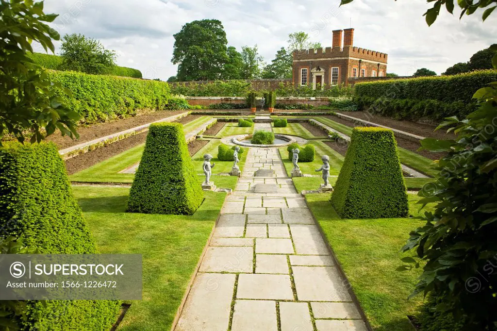 Pond Garden and Banqueting House built 1700, Hampton Court Palace, Surrey, England,