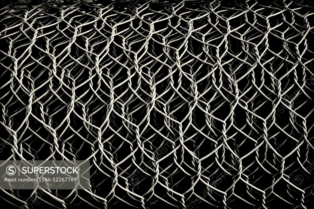 Metal roll fabric for fences