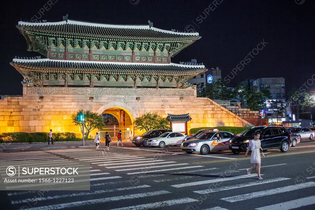 Dongdaemun Gate or Heunginjimun gate, Great East Gate, Seoul, South Korea