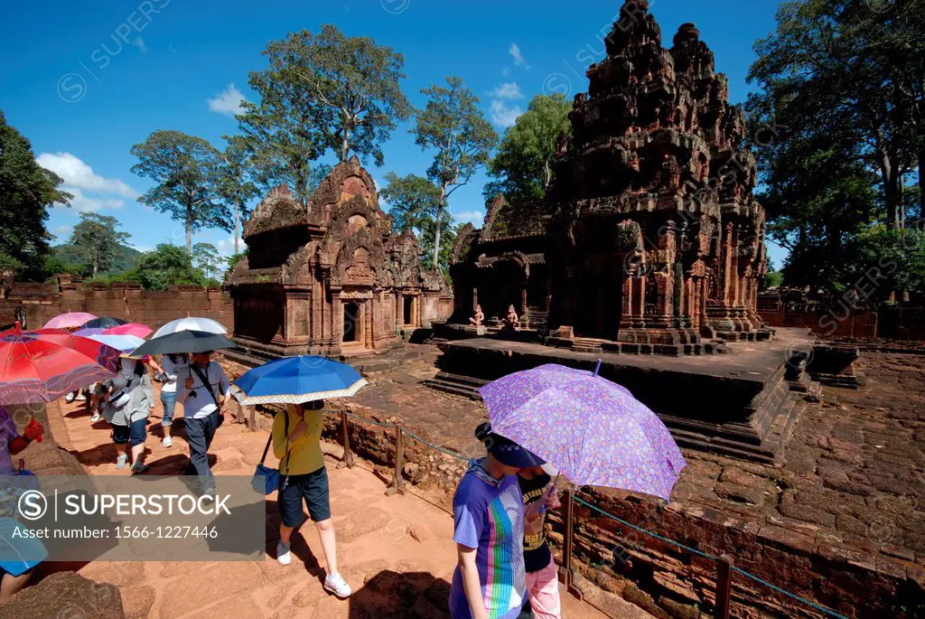 tourists at the famous Banteay Srei, Angkor Wat