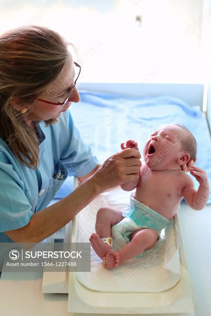 Newborn, Nurse Care, Maternity, Donostia Hospital, San Sebastian, Donostia, Gipuzkoa, Basque Country, Spain