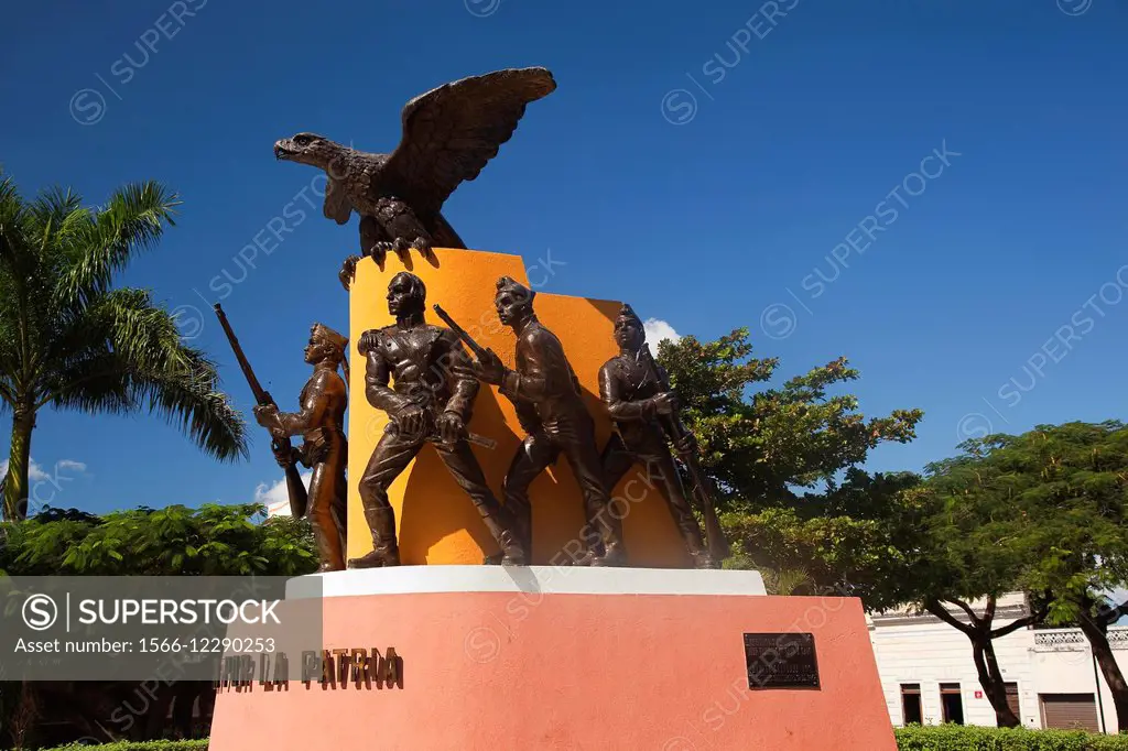 Statue dedicated to the liberty of the homeland Mexico in Parque Mejorada Park, Merida, Yucatan Province, Mexico, Central America.