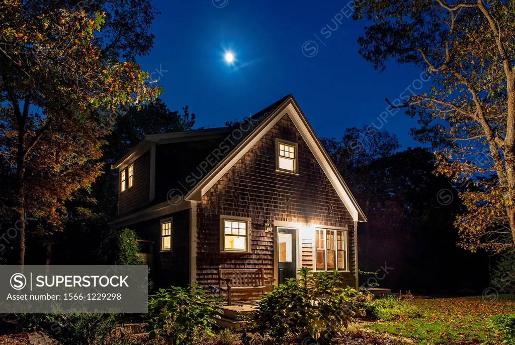 Cozy bungalow at night , Martha´s Vineyard, Massachusetts, USA