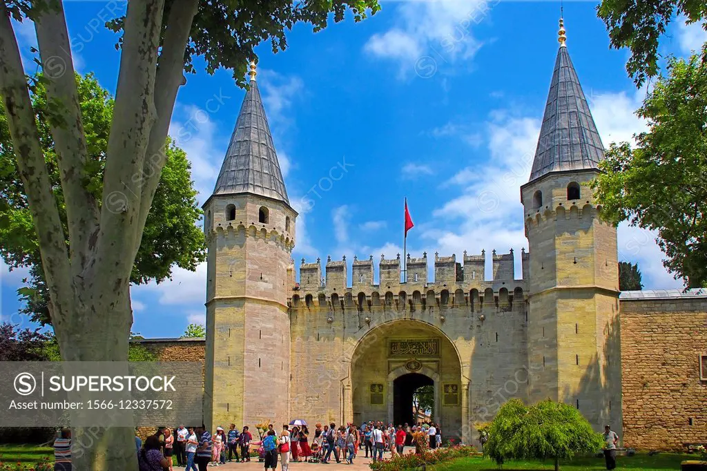 Entrance to the Topkapi Palace, Istanbul, Turkey