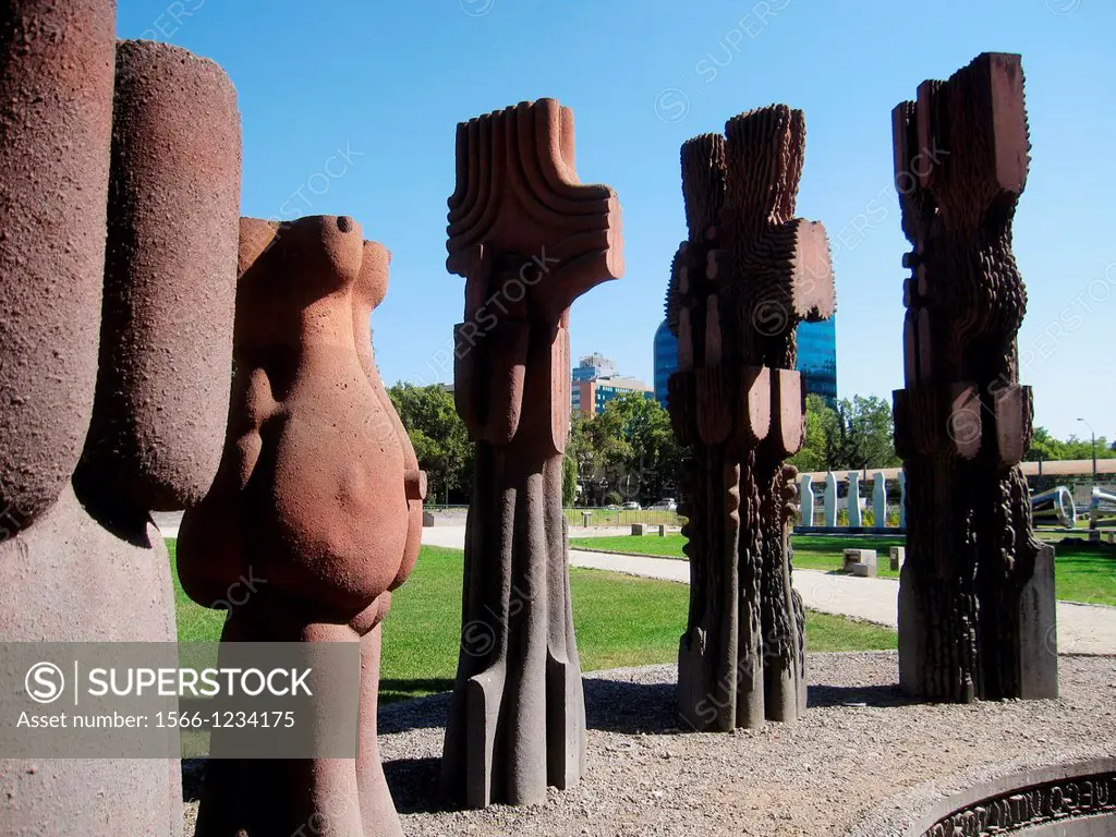 Conjunto Escultórico by Federico Assler, Museo Parque de las Esculturas, Providencia, Chile