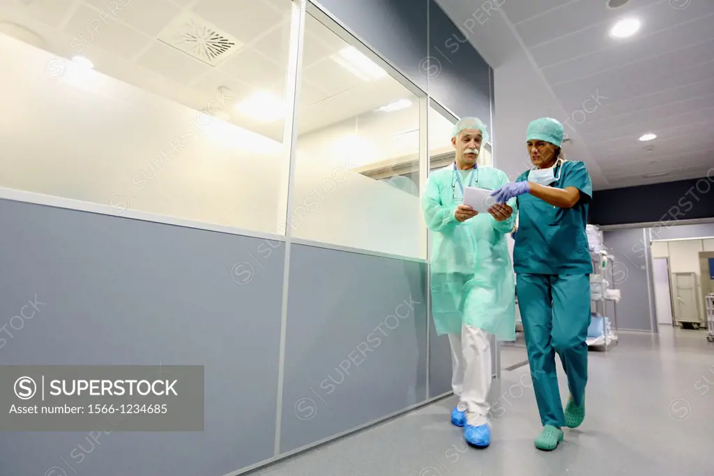 Surgeon, Surgery, Operating room, Onkologikoa Hospital, Oncology Institute, Case Center for prevention, diagnosis and treatment of cancer, Donostia, S...