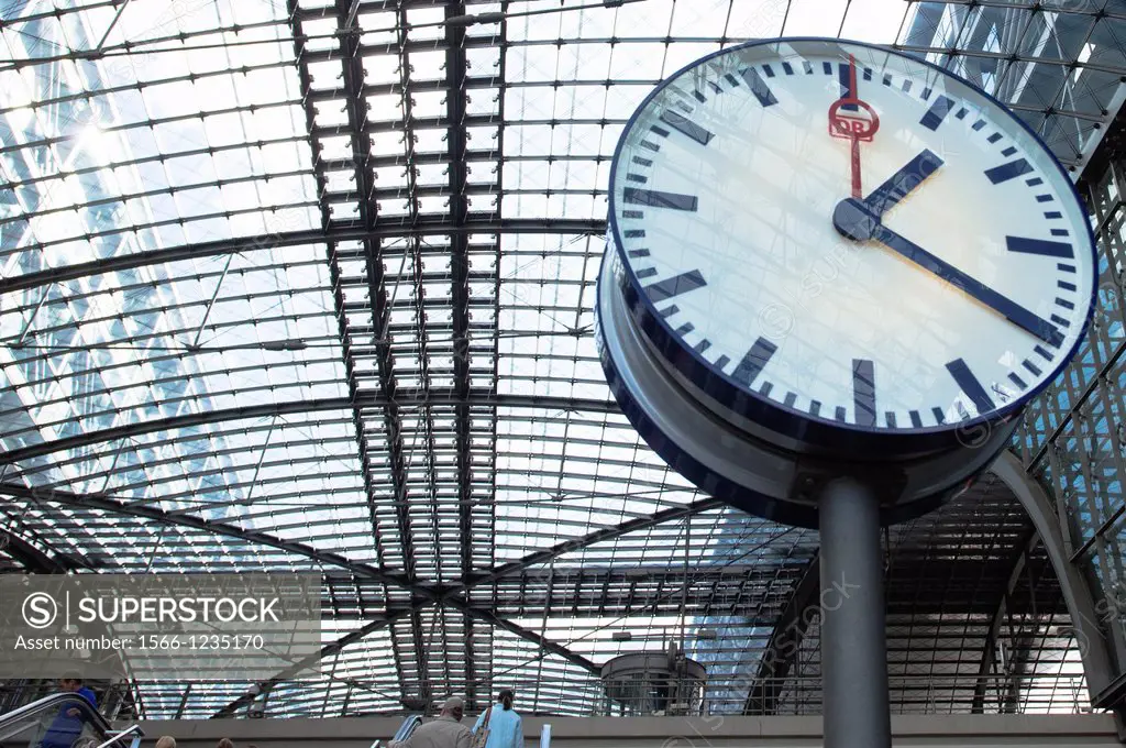 Clock inside Berlin Hauptbahnhof DB Deutsche Bahn, Central Main Station, Berlin, Germany, Europe.