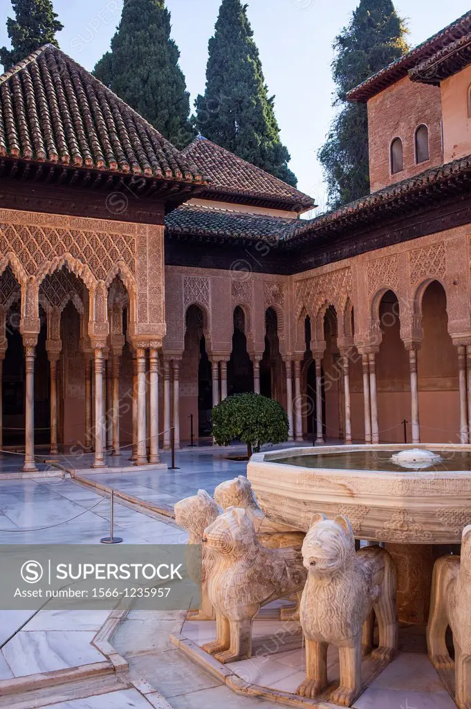 Lions fountain in Courtyard of the lions  Palace of the Lions  Nazaries palaces Alhambra, Granada  Andalusia, Spain