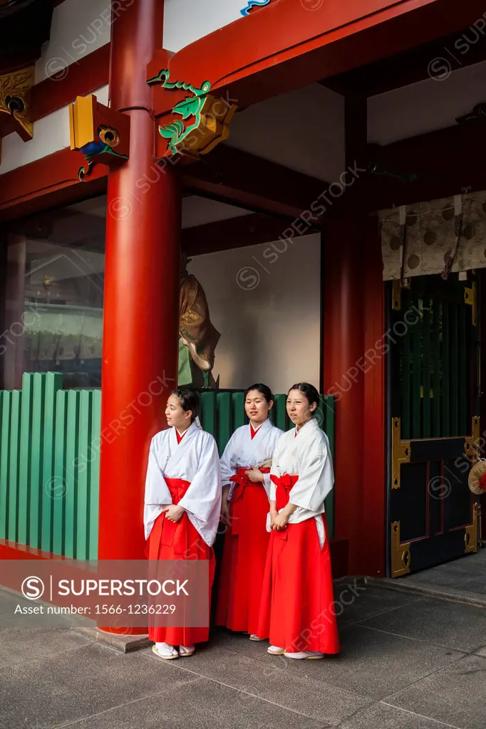 Shrine Maidens, HieJinja shrine, Nagata-cho Tokyo city, Japan, Asia