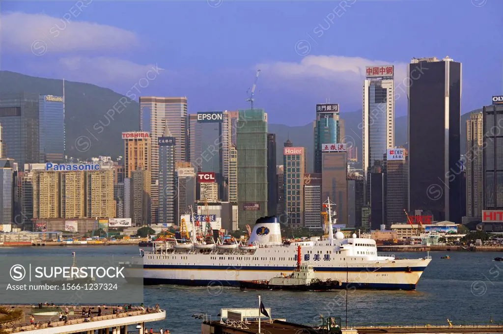 Hong Kong - View from Kowloon to the Victoria Bay and Hong Kong.