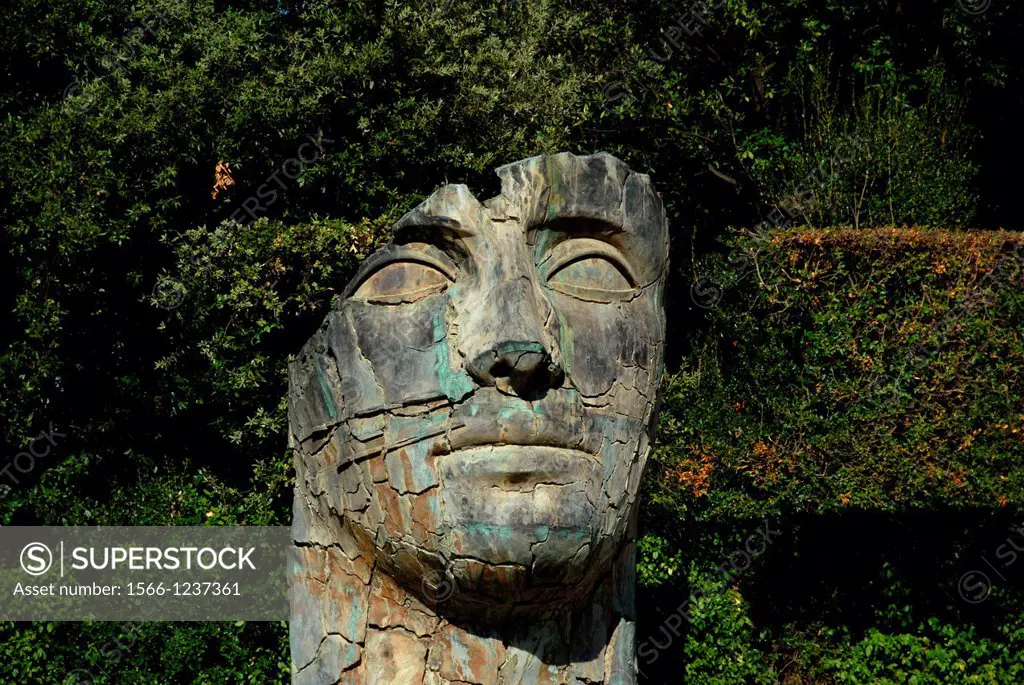 ´Tindaro Screpolato´, a sculpture by the Polish artist Igor Mitoraj  Boboli Gardens  Florence, Tuscany, Europe.
