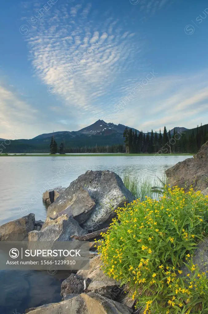 Sparks Lake, Deshutes National Forest, Oregon Cascades
