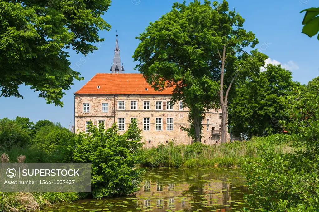 The picturesque moated castle Luedinghausen, Luedinghausen, North Rhine-Westphalia, Germany, Europe