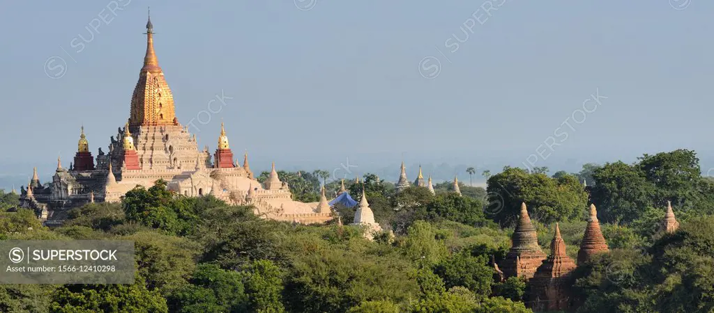 Myanmar, Bagan, Ananda pagoda.
