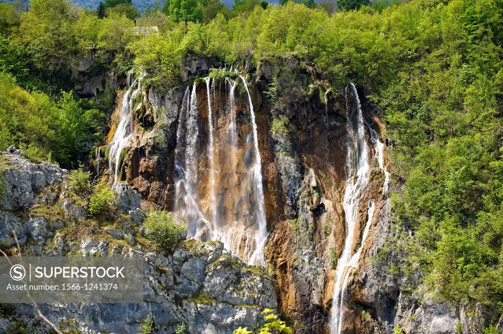 Cascades of water running over the travetine deposits between the lakes of Plitvice  Plitvice  Plitvi ka  Lakes National Park, Croatia  A UNESCO World...