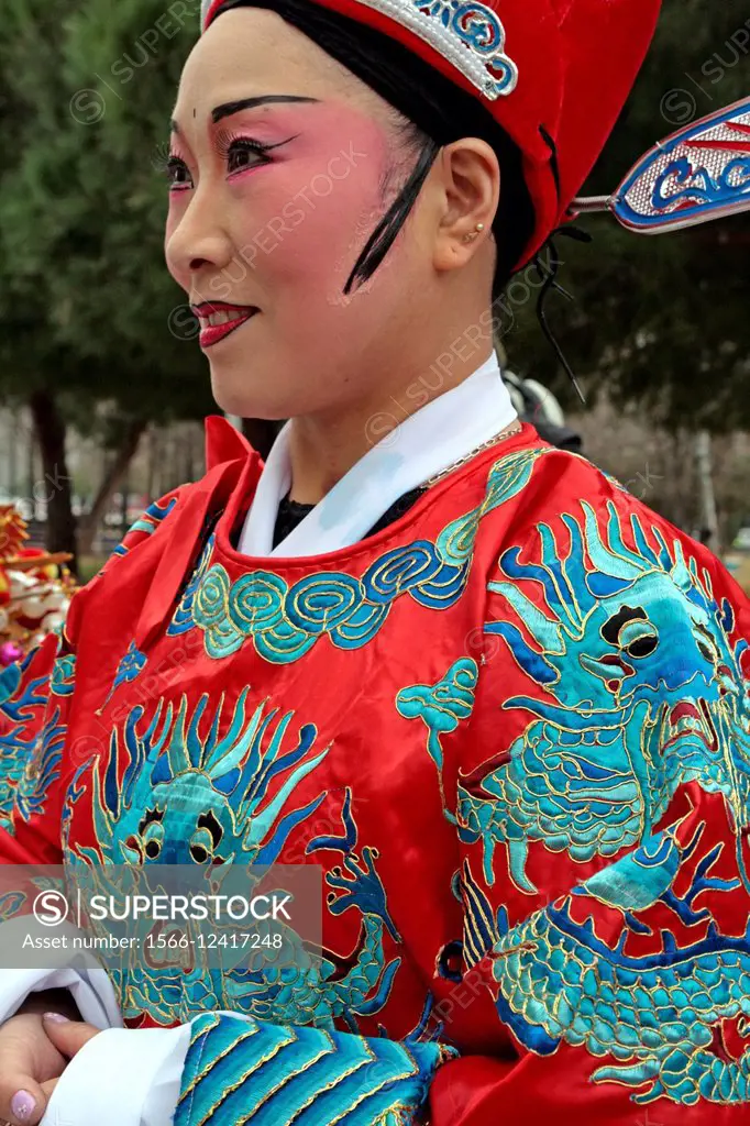 Traditional Chinese women, celebration of Chinese New Year, Year of the Goat, Barcelona, Catalonia, Spain
